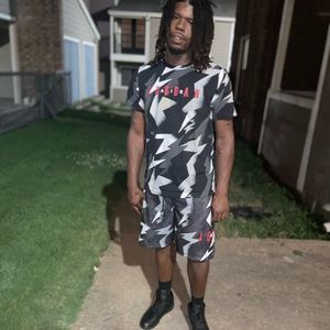 Meet your Posher, Deon